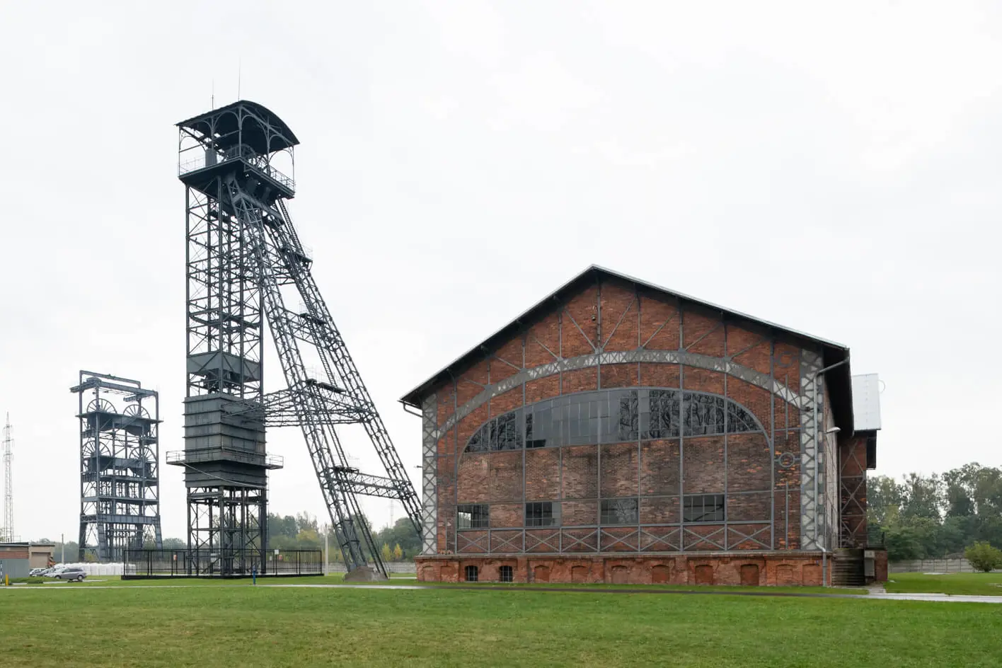 Náhledový obrázek k článku Location tour po Moravskoslezském kraji: Ze hřbitova do dolu a ze zámku do továrny
