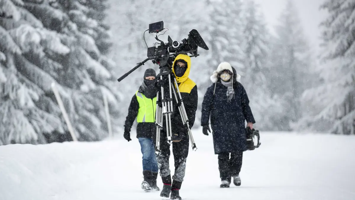 Obrázek /media/bhwooron/cinematography-snow-filming-prague-film-school-scaled.jpg