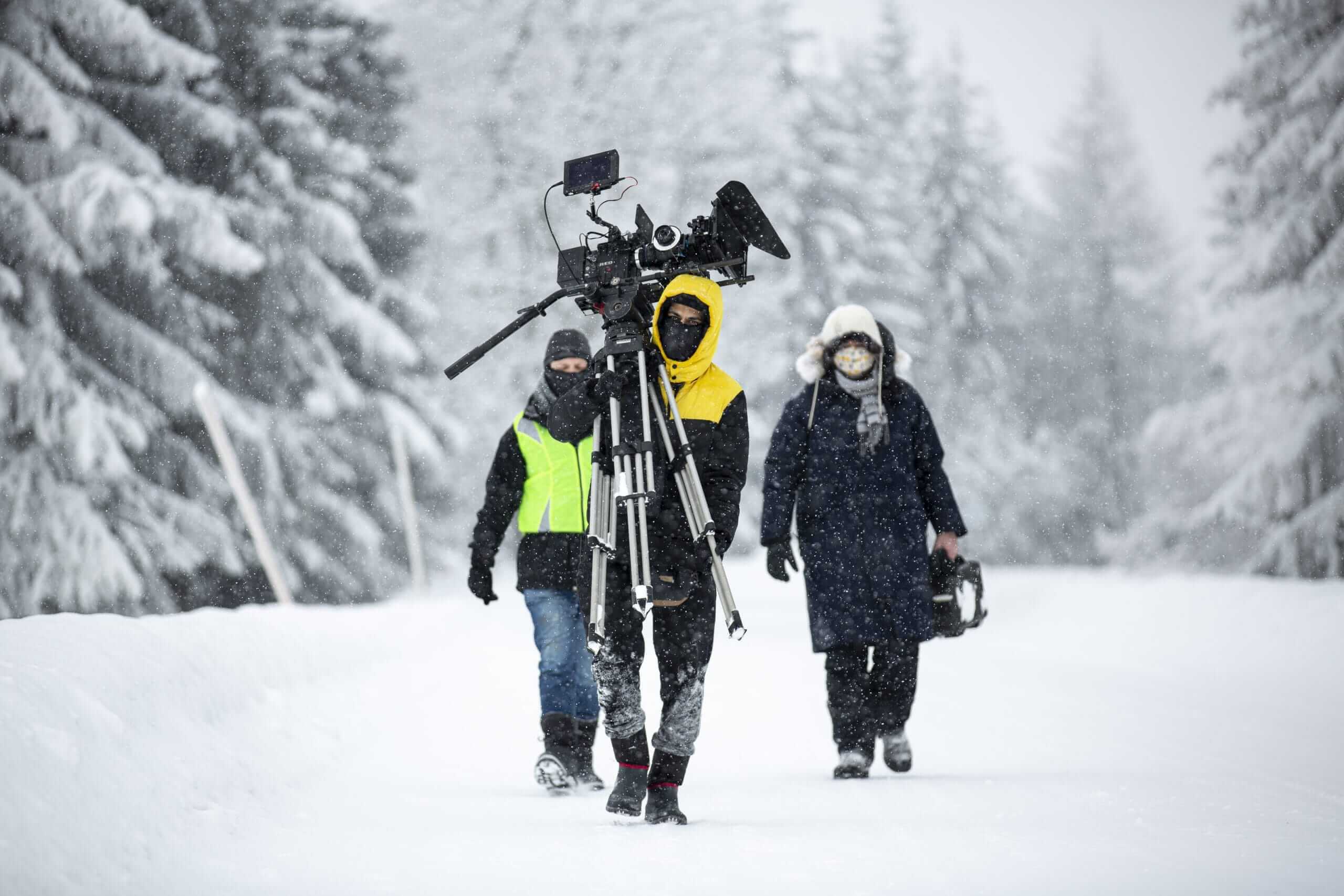 Obrázek /media/bhwooron/cinematography-snow-filming-prague-film-school-scaled.jpg