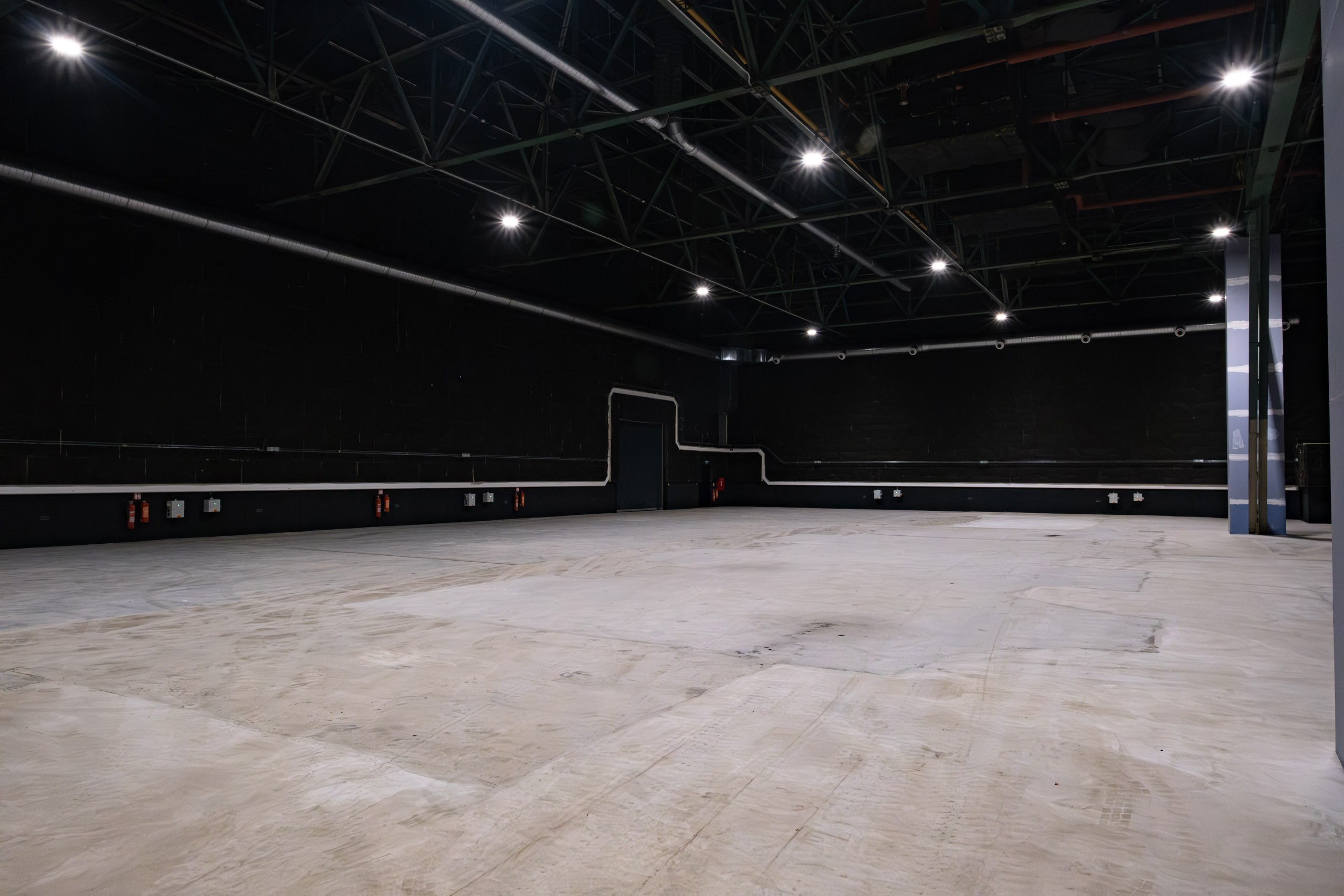 Obrázek /media/bptlqeqe/jordan-studios_stage-h_-2.jpg