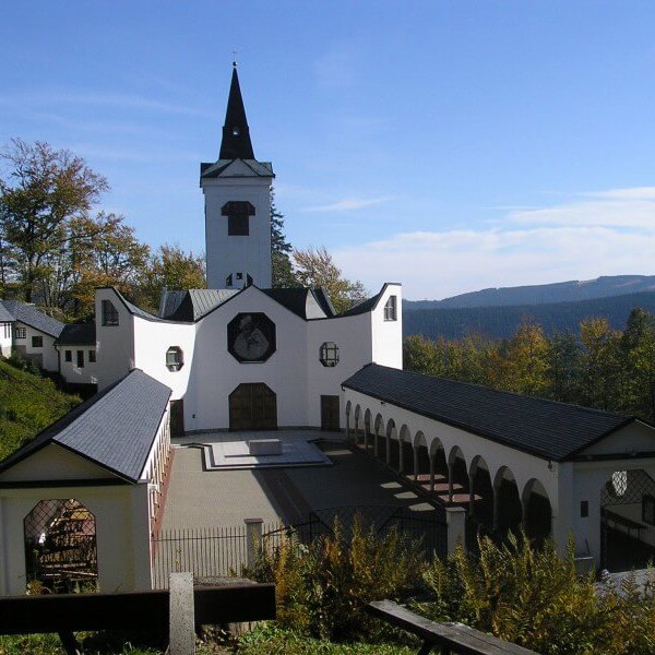 Obrázek /media/cesj10po/poutni_kostel_panny_marie_pomocne_800x600.jpg