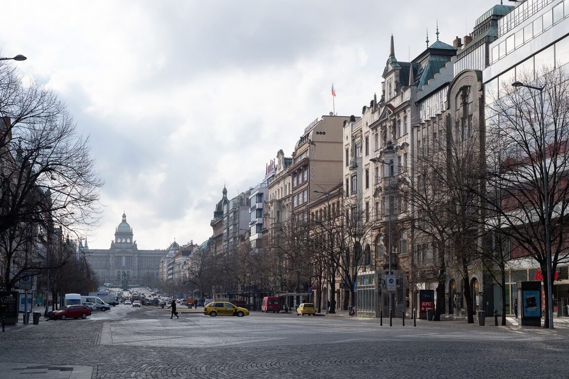 Image /media/dmtbiqth/prague-streets-120.jpg