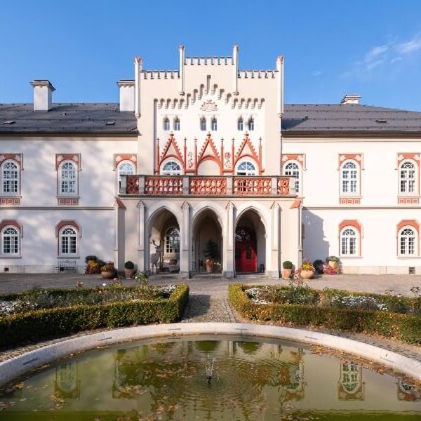Image /media/eoubih3n/chateau_heralec_2.jpg