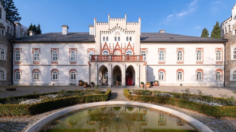 Image /media/eoubih3n/chateau_heralec_2.jpg