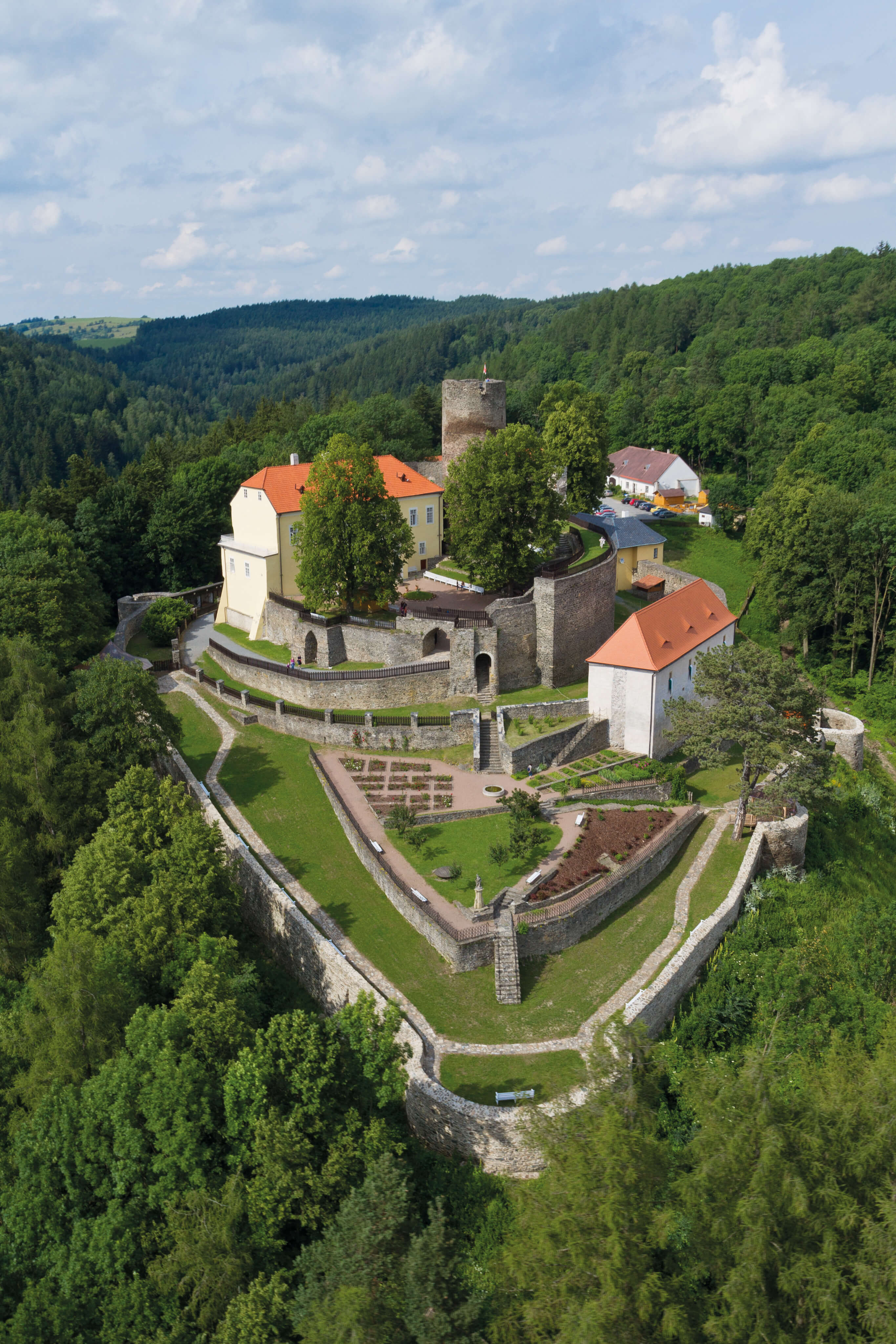 Obrázek /media/h0th2jtp/hrad-svojanov_archiv-čmp-4.jpg