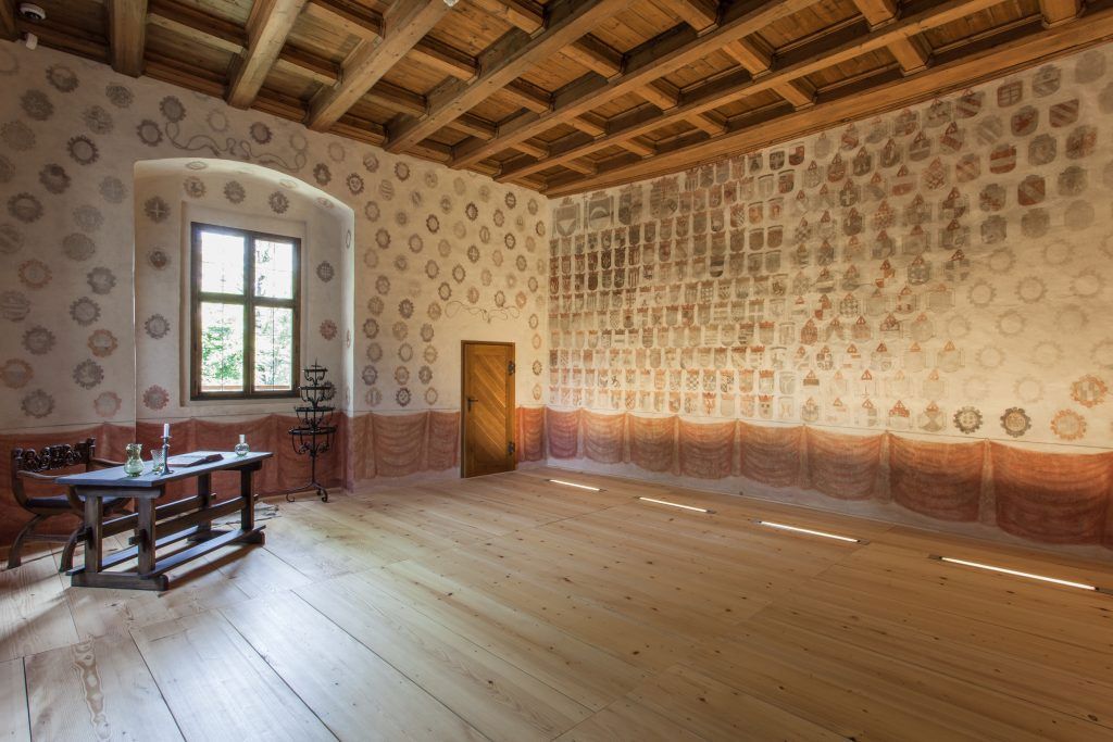 Obrázek /media/h5ibfexa/archiv-hrad-roštejn.jpg