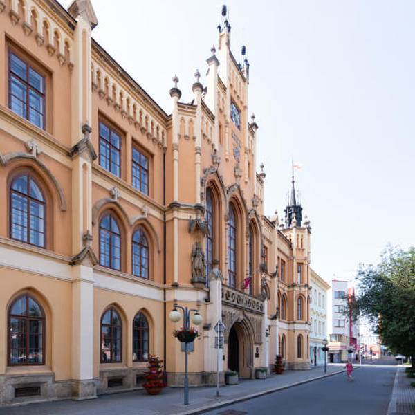 Image /media/heufgfuc/n_bydzov_radnice_2.jpg