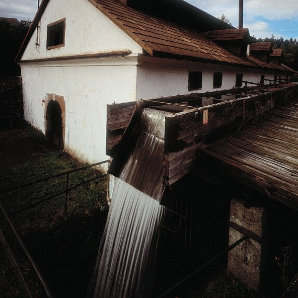 Obrázek /media/lgxdeqbr/dobriv_-_vodni_hamr_-_exterier_573x800.jpg