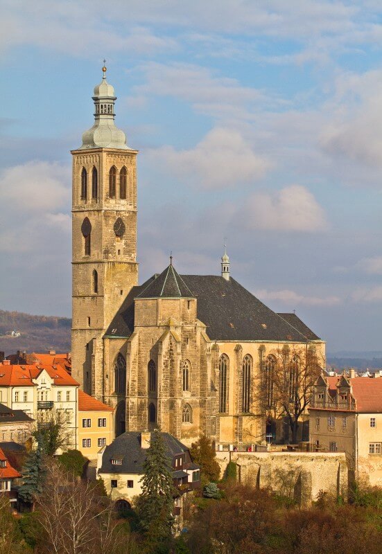 Obrázek /media/q23ekzgq/kutna_hora_-_kostel_sv_jakuba_551x800.jpg