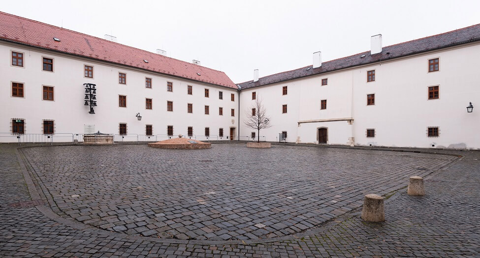 Image /media/rupb40kj/spilberg3.jpg