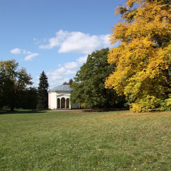 Obrázek /media/t2yksrcz/park-zamecky_altan-cechy_pod_kosirem_mala.jpg