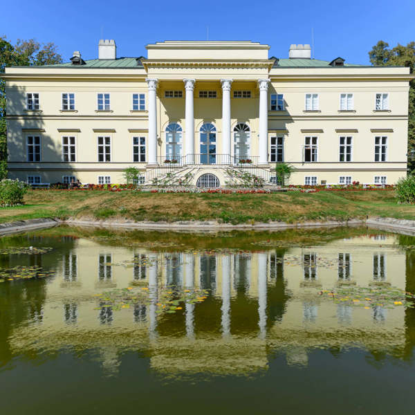 Obrázek /media/t5oornle/nový-zámek-kostelec-nad-orlicí-gerald-blondy-5.jpg