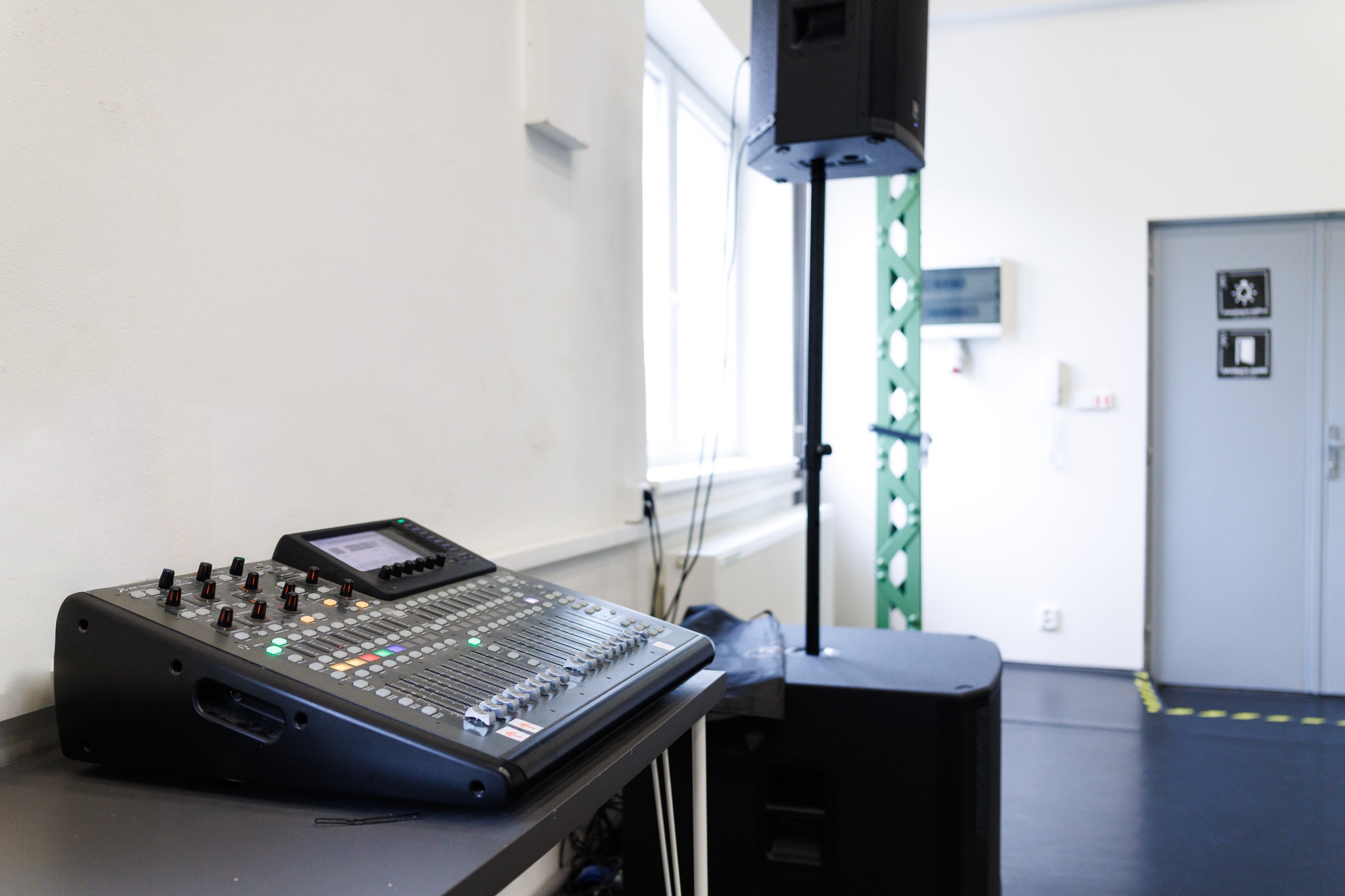 Image /media/tkbizruh/lvc-studio-260412-fullsize-14.jpg