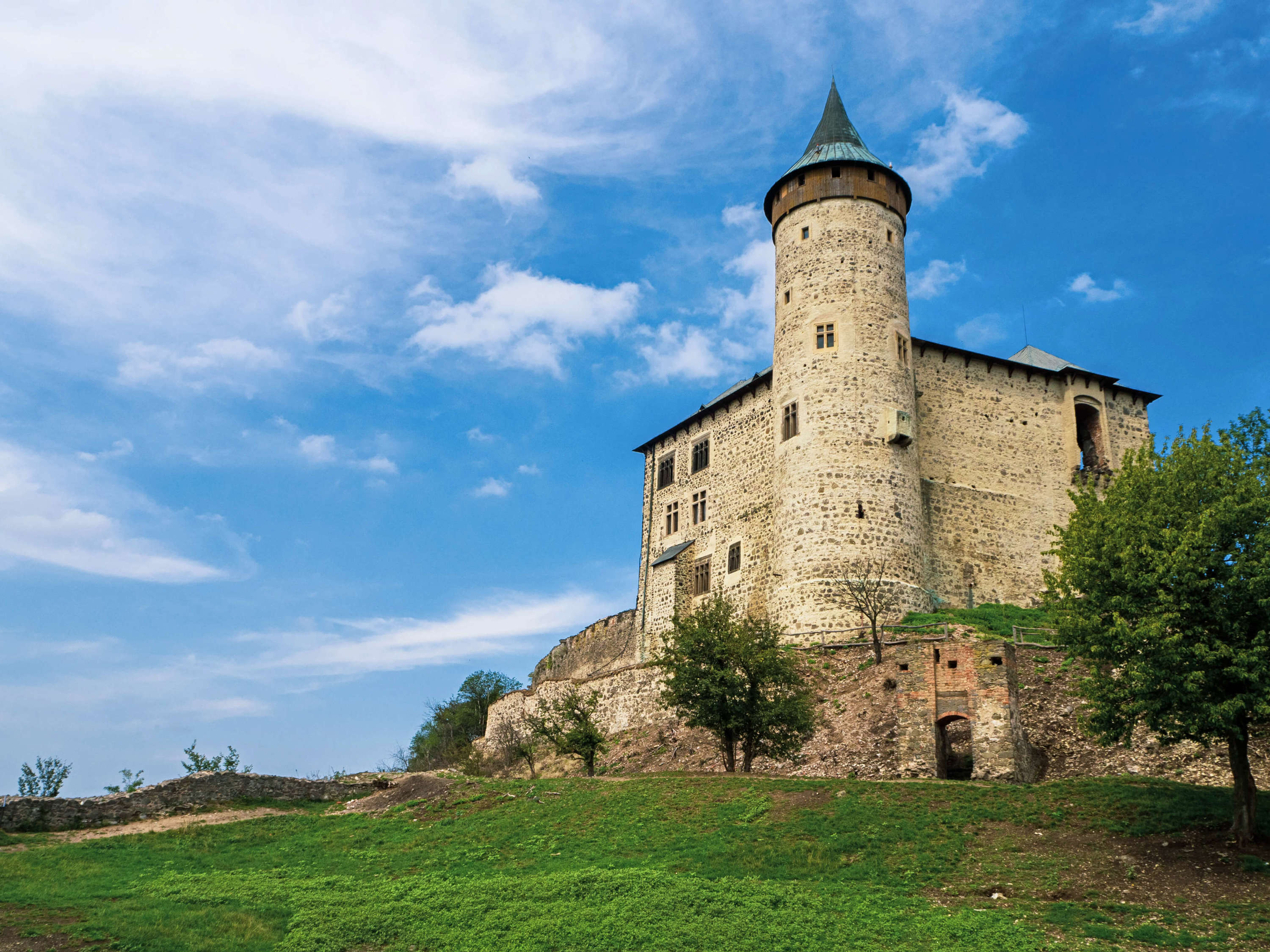 Image /media/u05ja0hc/hrad-kunětická-hora_archiv-dsvč-3.jpg