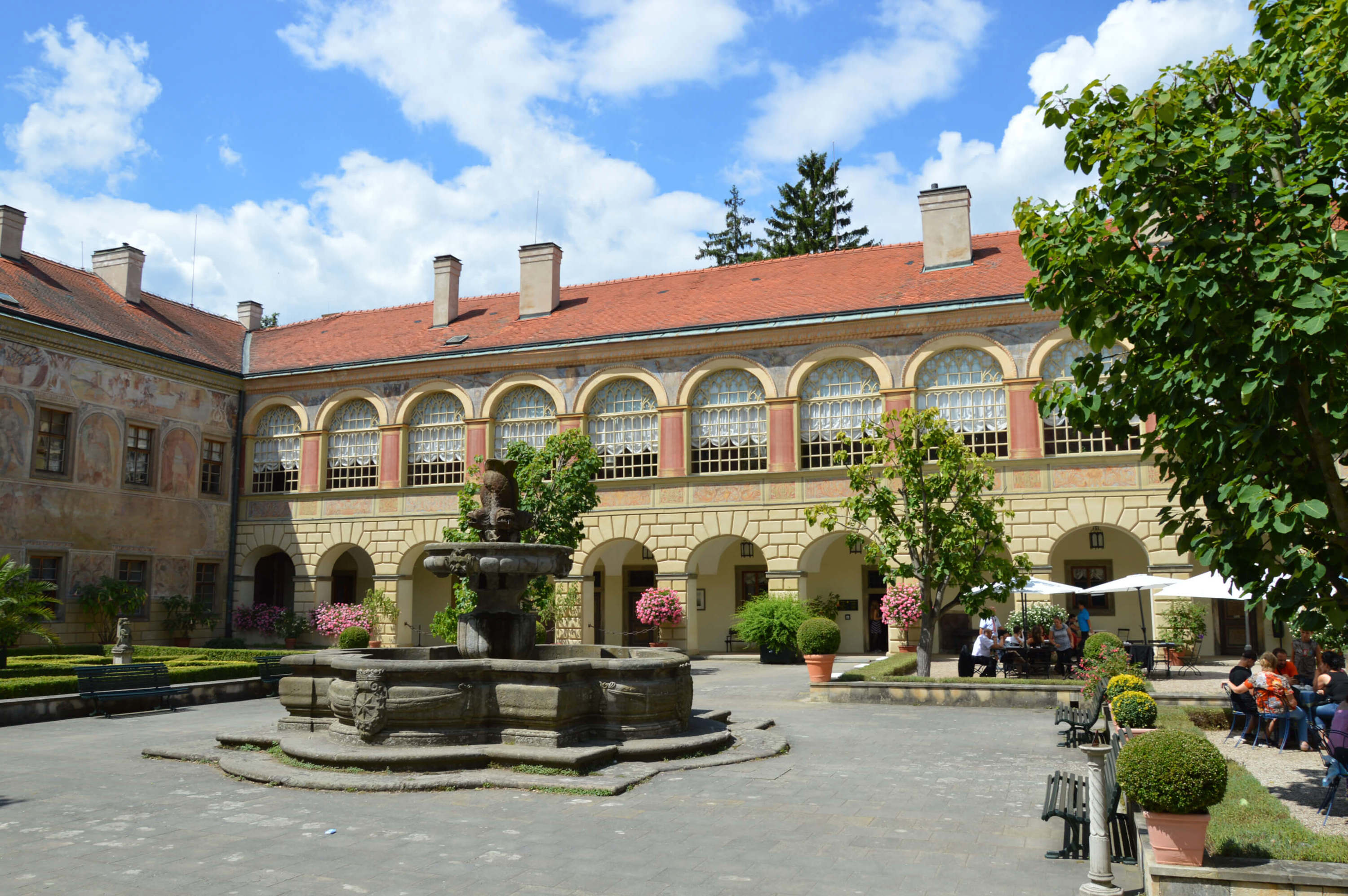 Obrázek /media/u4mewm4w/zámek-častolovice-jan-špelda-2.jpg