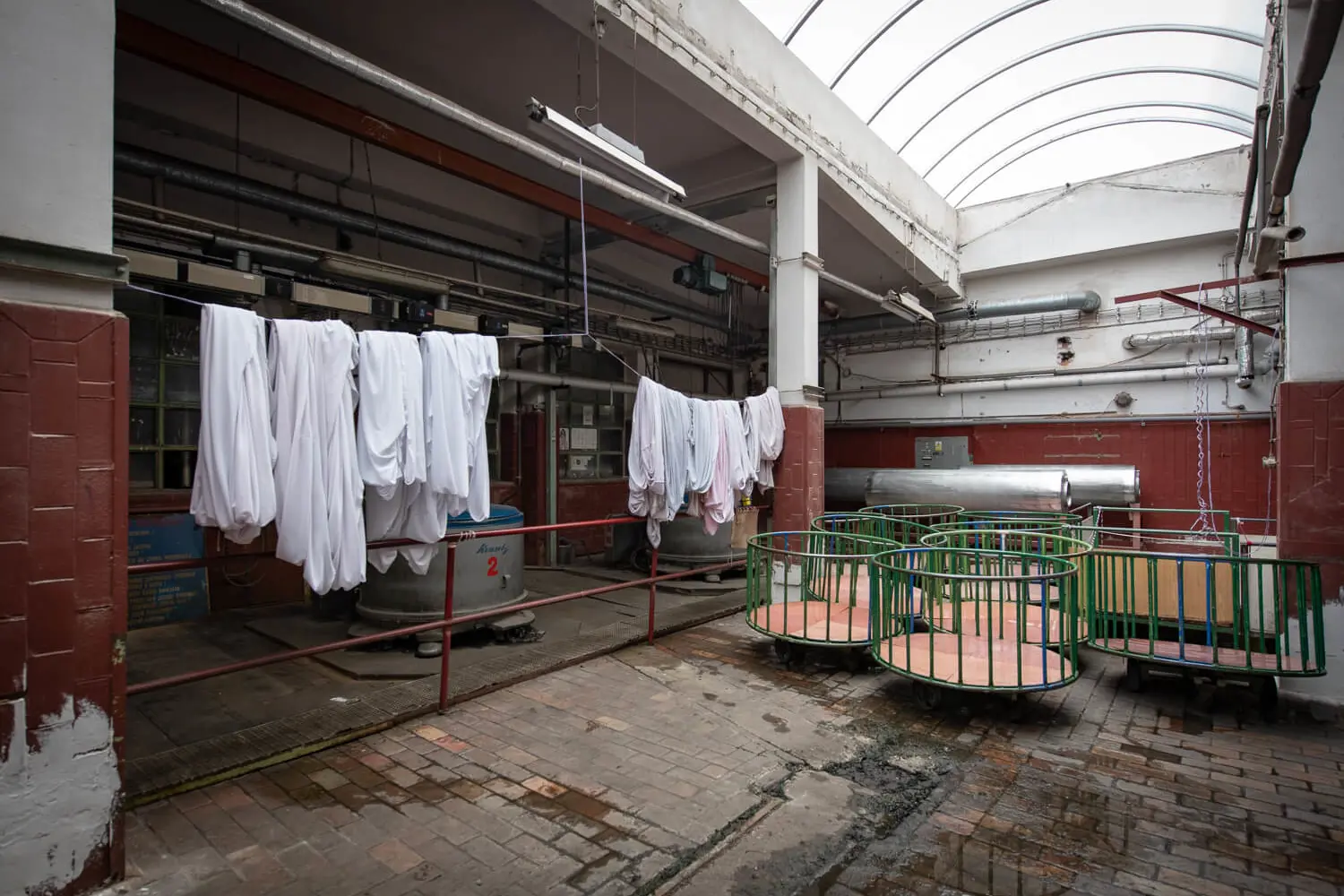 Náhledový obrázek k článku Location tour Jižní Čechy: elegantní vily, továrna z 50. let, letiště a… jihočeské zámky