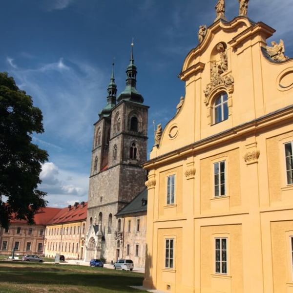 Obrázek /media/uyyfo3th/16_kostel_s_prelaturou.jpg