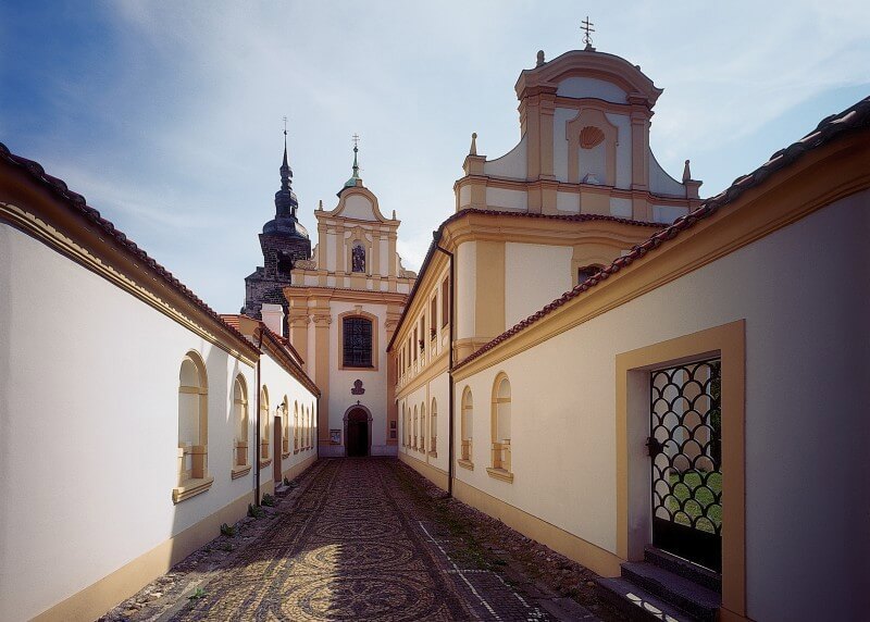 Obrázek /media/wisdano1/plzen_-_frantiskansky_klaster_-_vchod_800x572.jpg