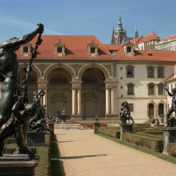 Obrázek /media/wmcbakra/praha_-_valdstejnska_zahrada_800x533.jpg