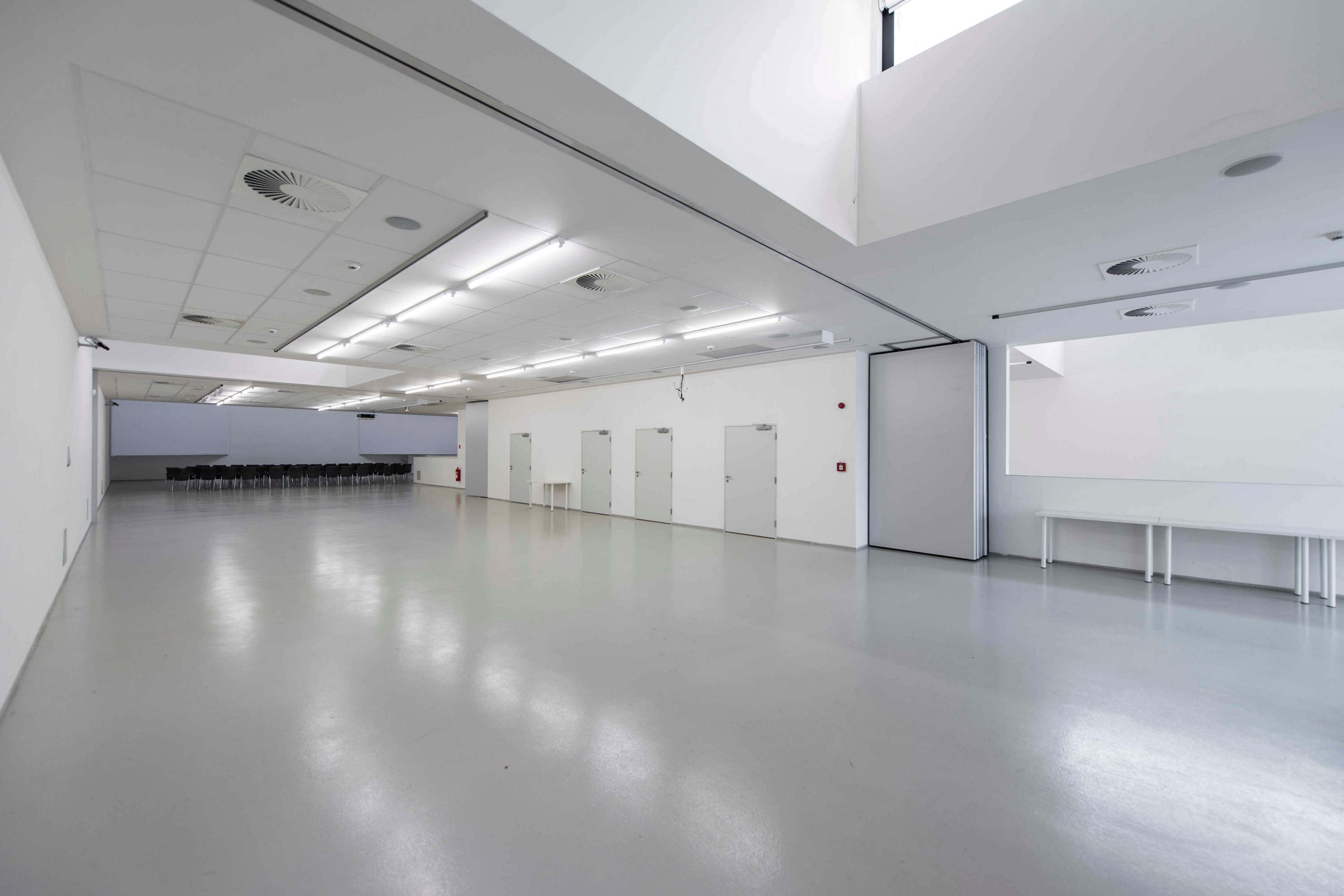 Obrázek /media/wnrn0koh/dox_prague_-_auditorium_6.jpg