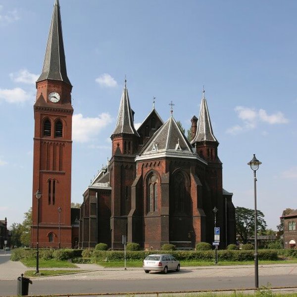 Obrázek /media/xp0nnpkn/kostel_sv_pavla_v_ostrave_533x800.jpg
