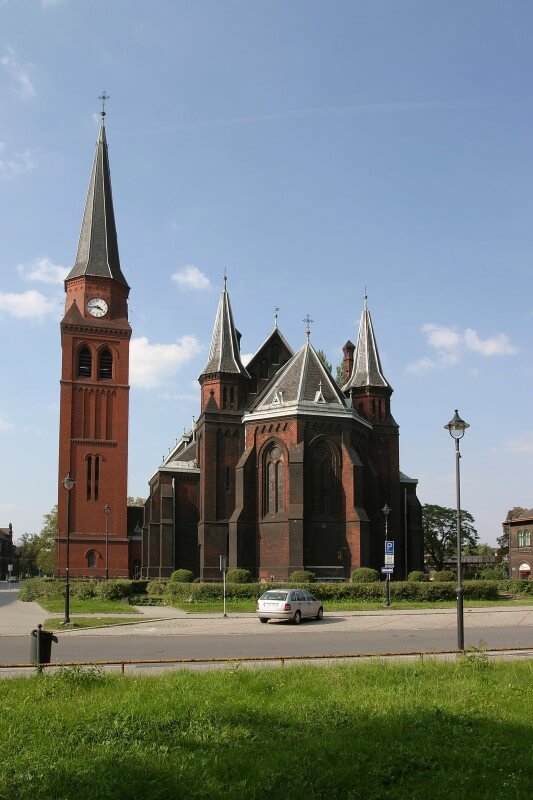 Obrázek /media/xp0nnpkn/kostel_sv_pavla_v_ostrave_533x800.jpg
