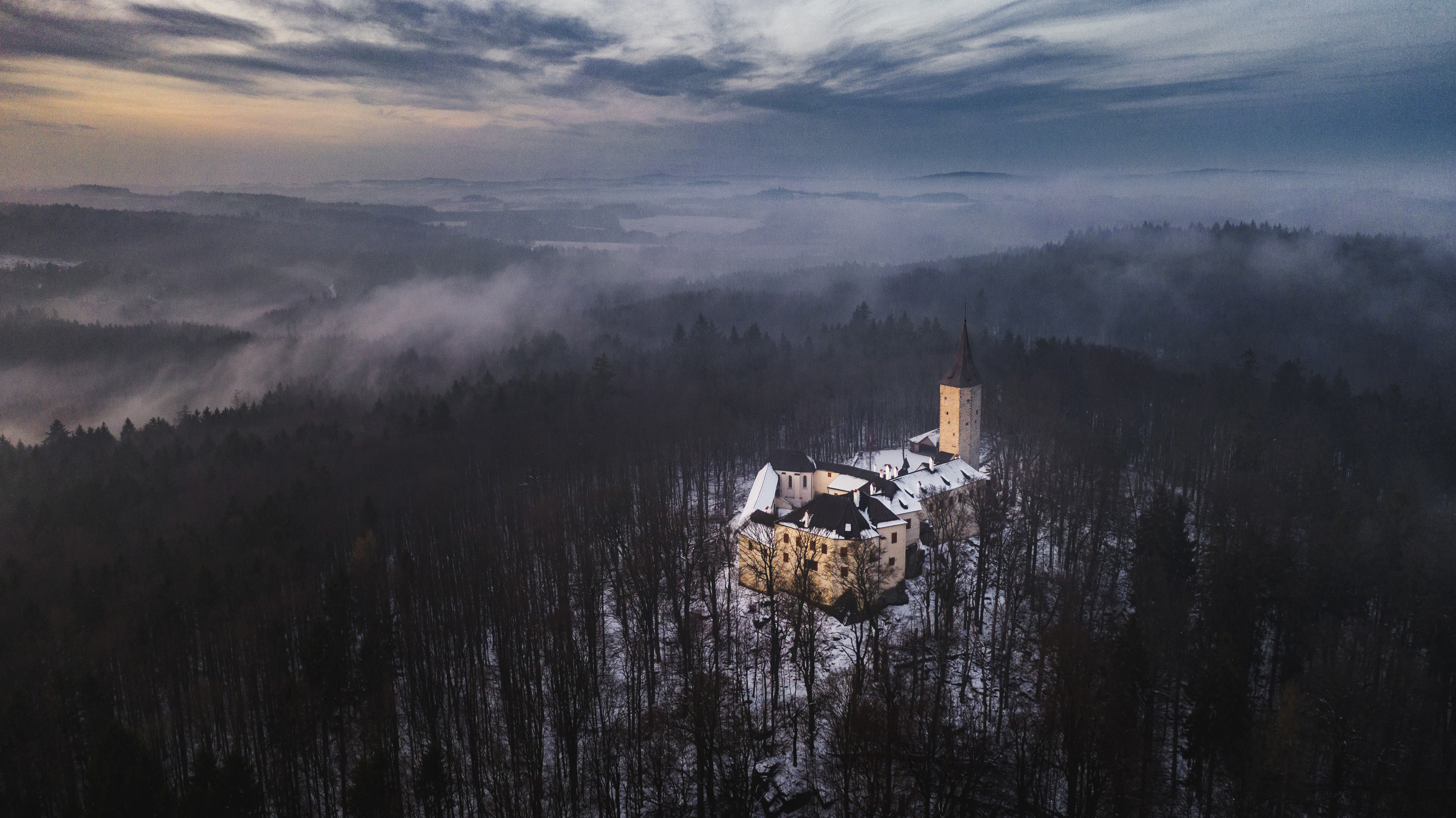 Obrázek /media/zd0nk0id/hrad-roštejn-jakub-minka-2.jpg