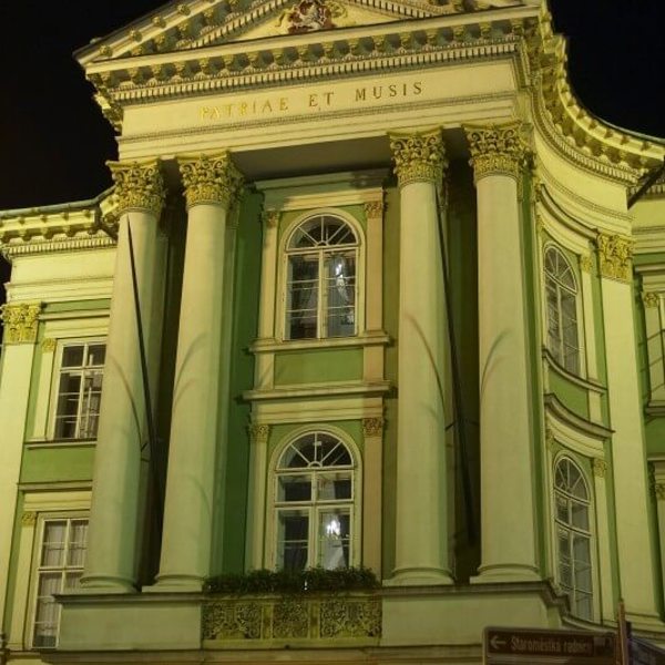 Obrázek /media/zqjdtk5p/praha_-_stavovske_divadlo_-_blizsi_pohled_534x800.jpg