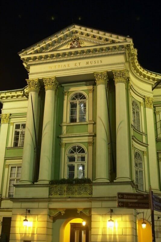 Obrázek /media/zqjdtk5p/praha_-_stavovske_divadlo_-_blizsi_pohled_534x800.jpg